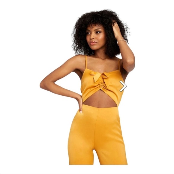 $149 Bebe  JUMPSUIT Women Medium Cut Out Yellow Wide LegSleeveless New - Picture 4 of 16